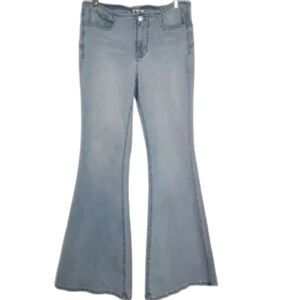 WE THE FREE CRVY Bell Bottom Flared Light Denim Denim Jeans Womens Size 30